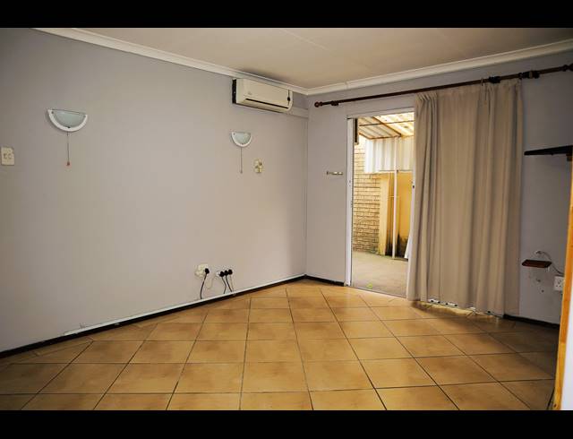 3 BEDROOM SIMPLEX FOR SALE IN MALVERN